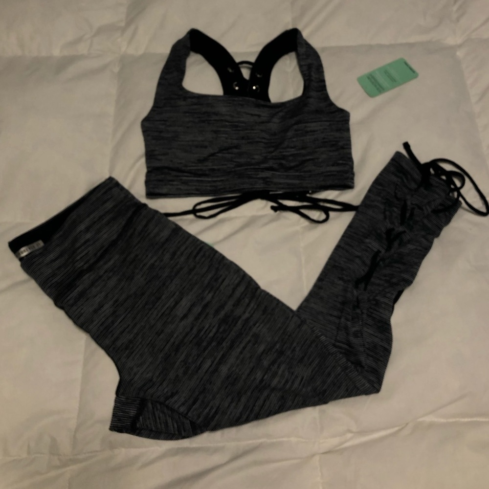 Matching workout set - Picture 2 of 3
